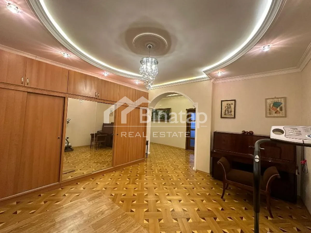Satılır 3 otaqlı yeni tikili 140 m², İnşaatçılar m. — şəkil 19