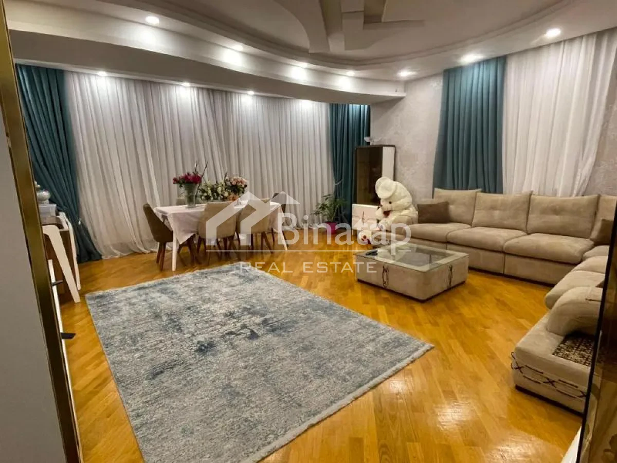 Satılır 3 otaqlı yeni tikili 135 m², İnşaatçılar m. — şəkil 1