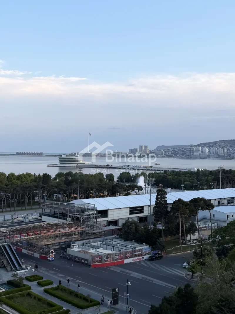 Satılır 4 otaqlı yeni tikili 180 m², Sahil m.