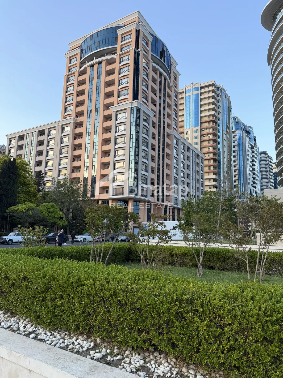 Satılır 4 otaqlı yeni tikili 180 m², Sahil m. — şəkil 2