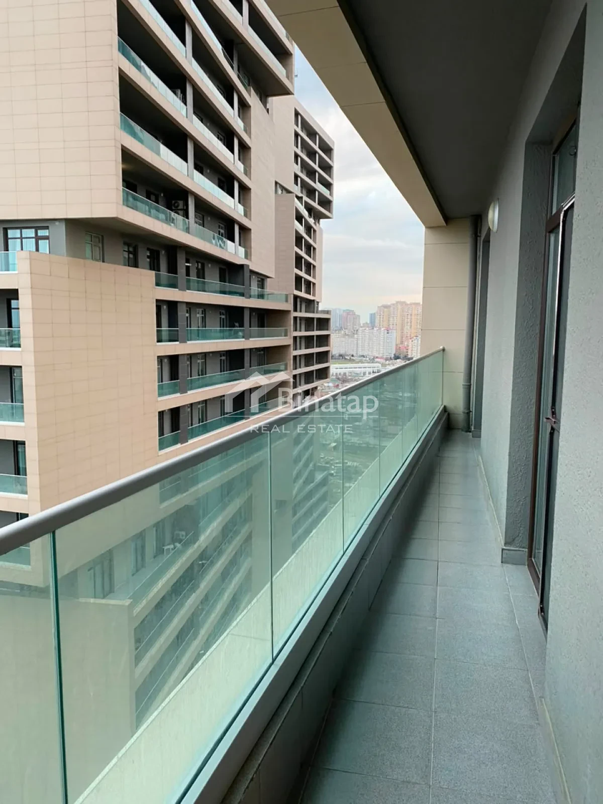 İcarəyə verilir 2 otaqlı yeni tikili 105 m², 8 Noyabr m. — şəkil 19