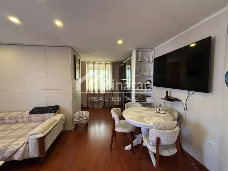 Satılır 2 otaqlı köhnə tikili 45 m², Səbail r. — şəkil 5
