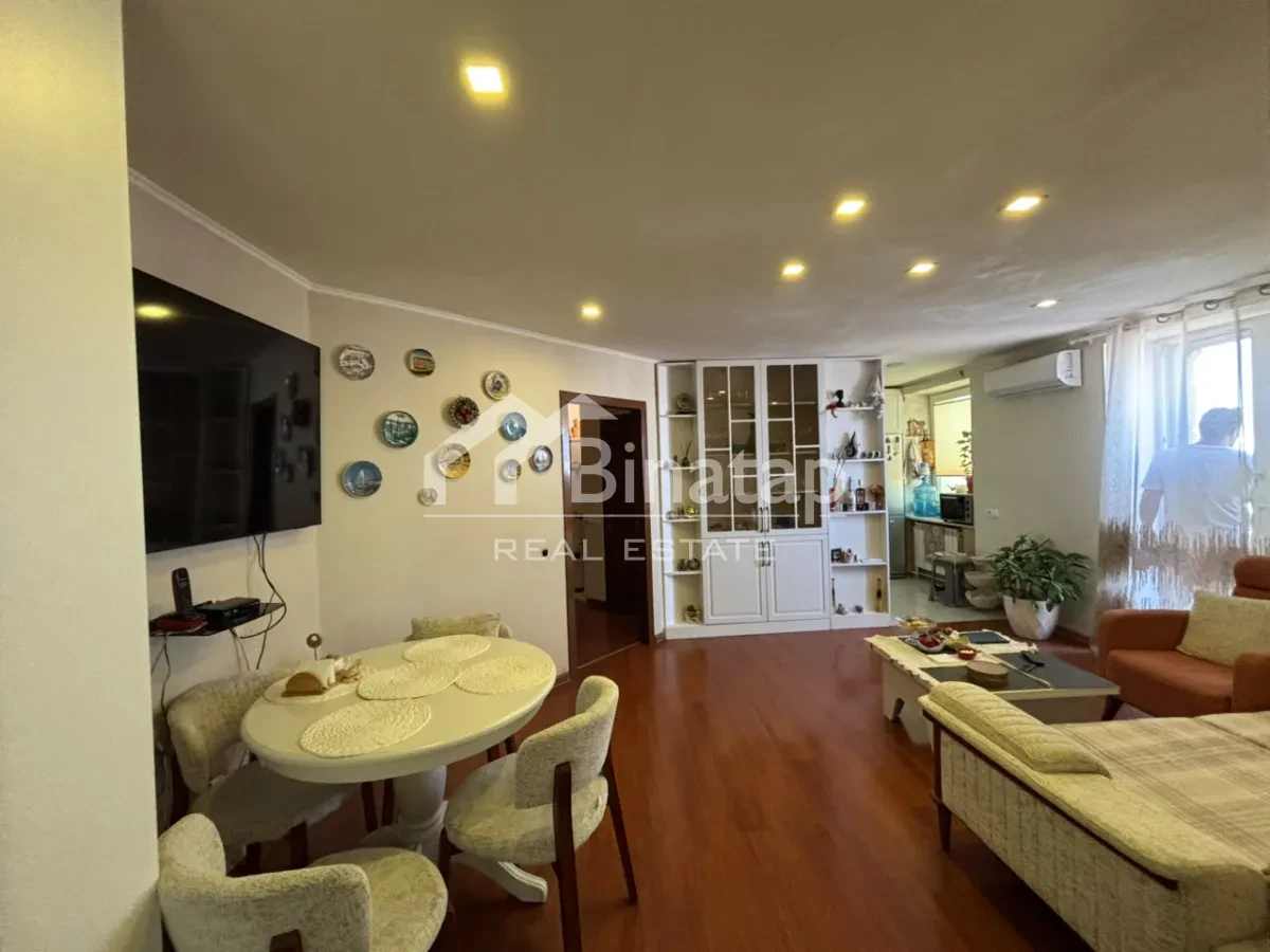 Satılır 2 otaqlı köhnə tikili 45 m², Səbail r. — şəkil 3