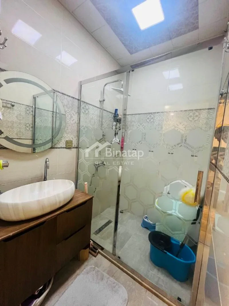 Satılır 2 otaqlı yeni tikili 99 m², 8 Noyabr m. — şəkil 14