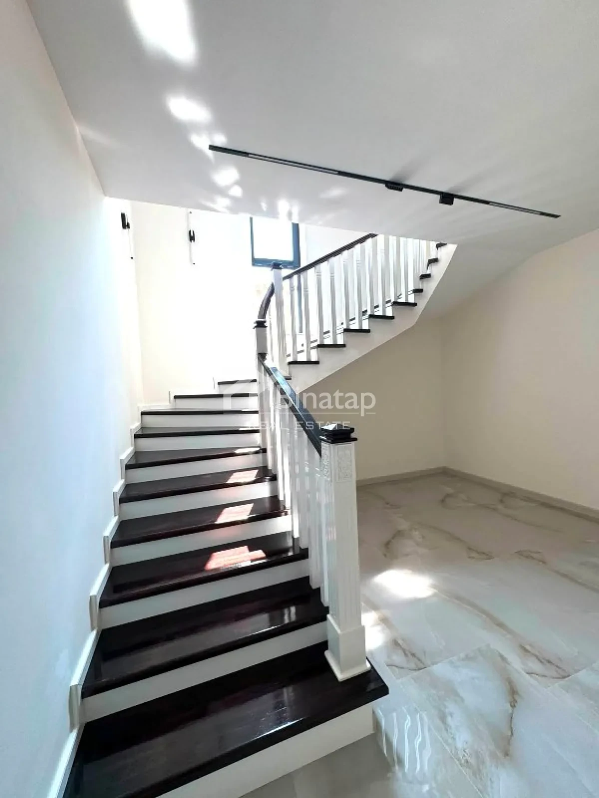 Satılır 5 otaqlı həyət evi / bağ evi 220 m², Görədil qəs. — şəkil 9
