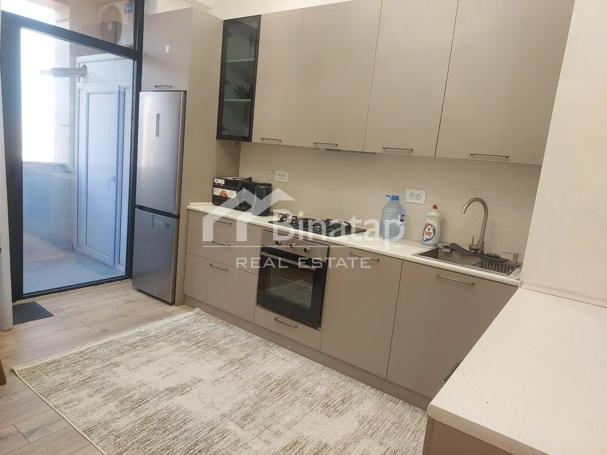 İcarəyə verilir 2 otaqlı yeni tikili 56 m², 28 May m. — şəkil 1