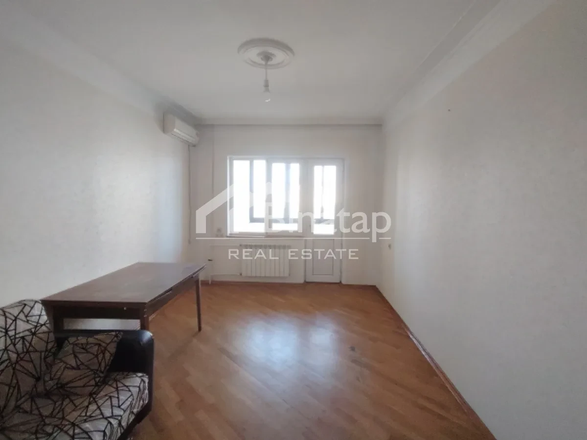 Satılır 2 otaqlı köhnə tikili 60 m², 20 Yanvar m. — şəkil 3