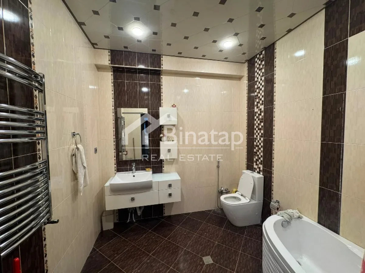 Продаётся 3-комн. новостройка 130 м², м. Элмляр Академиясы — фото 11