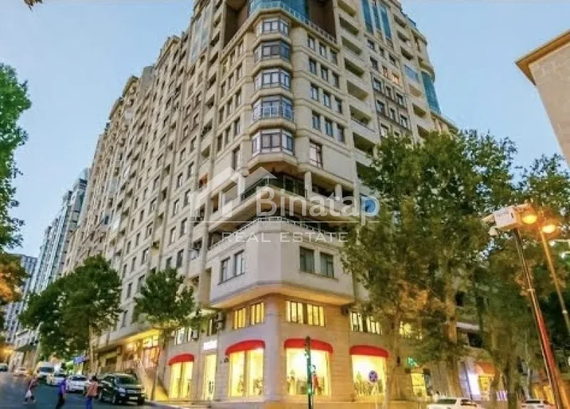 Satılır 4 otaqlı yeni tikili 300 m², Sahil m.