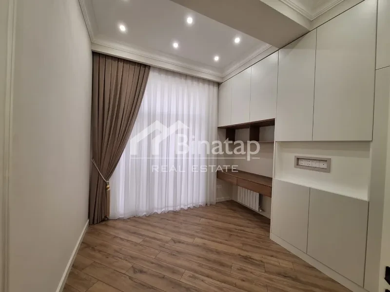Satılır 4 otaqlı yeni tikili 150 m², 28 May m. — şəkil 14