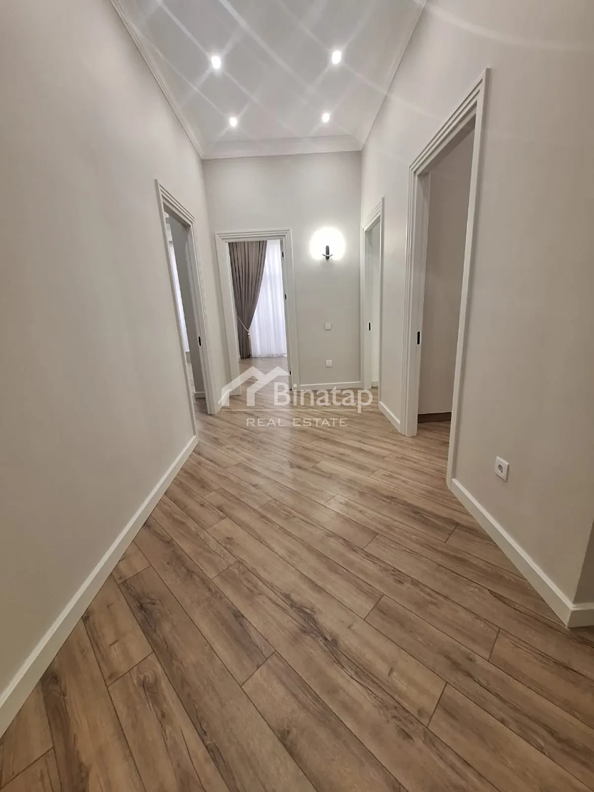 Satılır 4 otaqlı yeni tikili 150 m², 28 May m. — şəkil 18