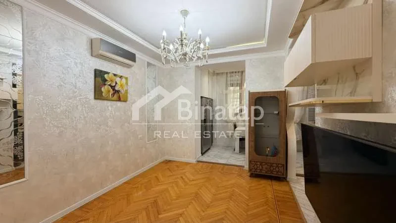 Satılır 3 otaqlı köhnə tikili 80 m², Elmlər Akademiyası m.