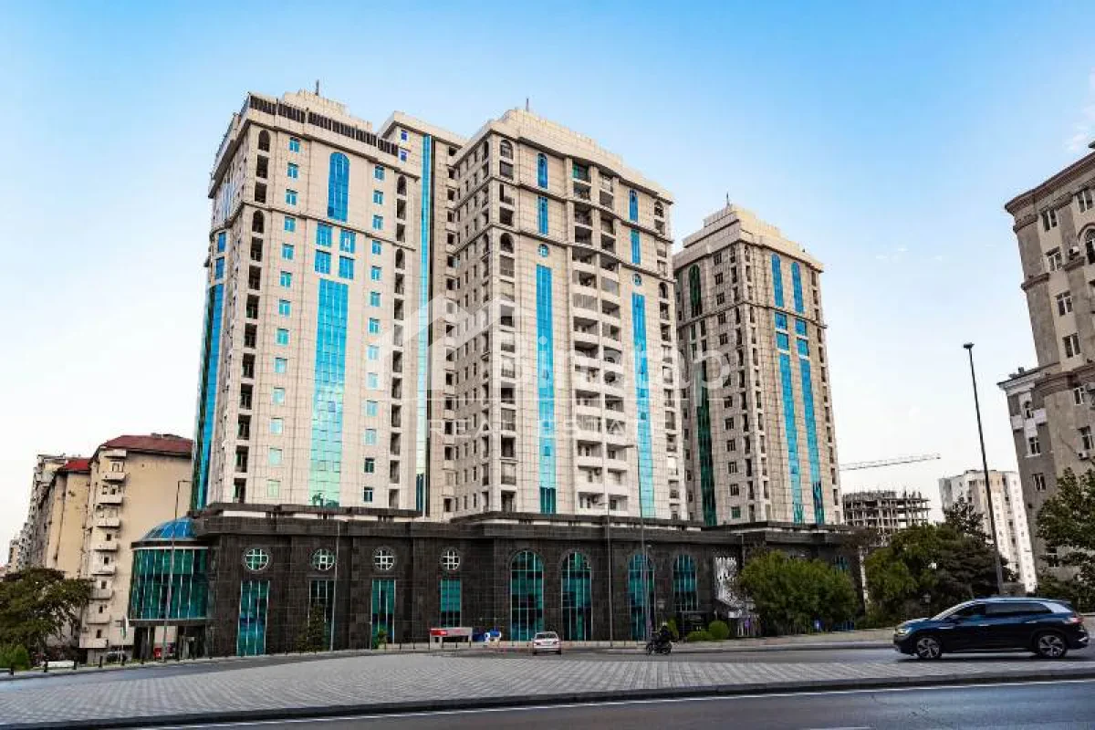 Satılır 4 otaqlı yeni tikili 207 m², Nizami m. — şəkil 1