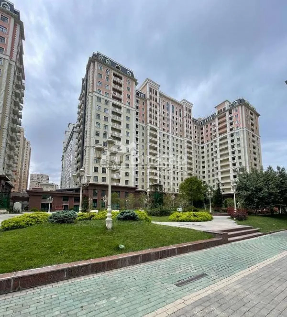 Satılır 3 otaqlı yeni tikili 146 m², Elmlər Akademiyası m. — şəkil 1