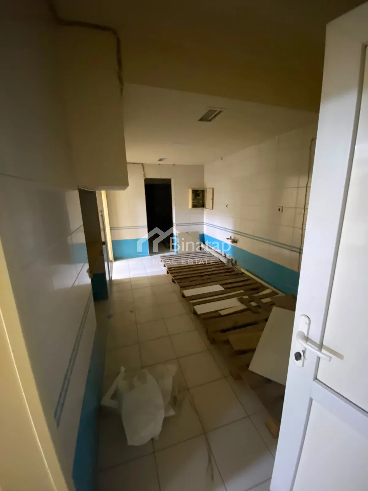 İcarəyə verilir obyekt 270 m², 28 May m. — şəkil 9