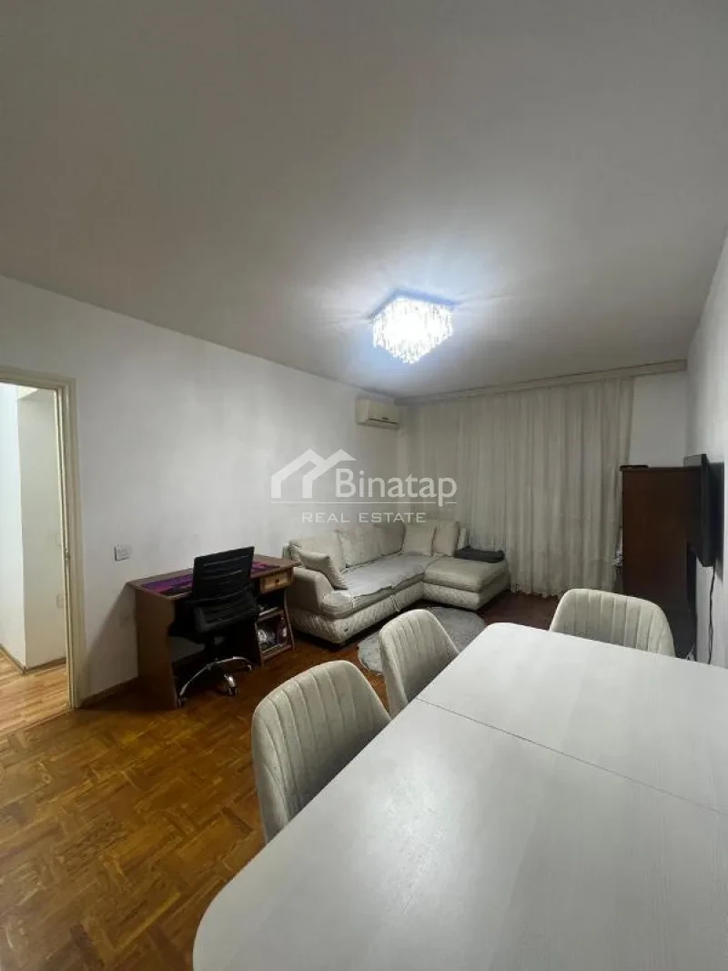 Satılır 2 otaqlı köhnə tikili 65 m², İnşaatçılar m. — şəkil 2