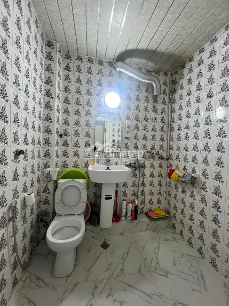 Satılır 2 otaqlı köhnə tikili 65 m², İnşaatçılar m. — şəkil 9