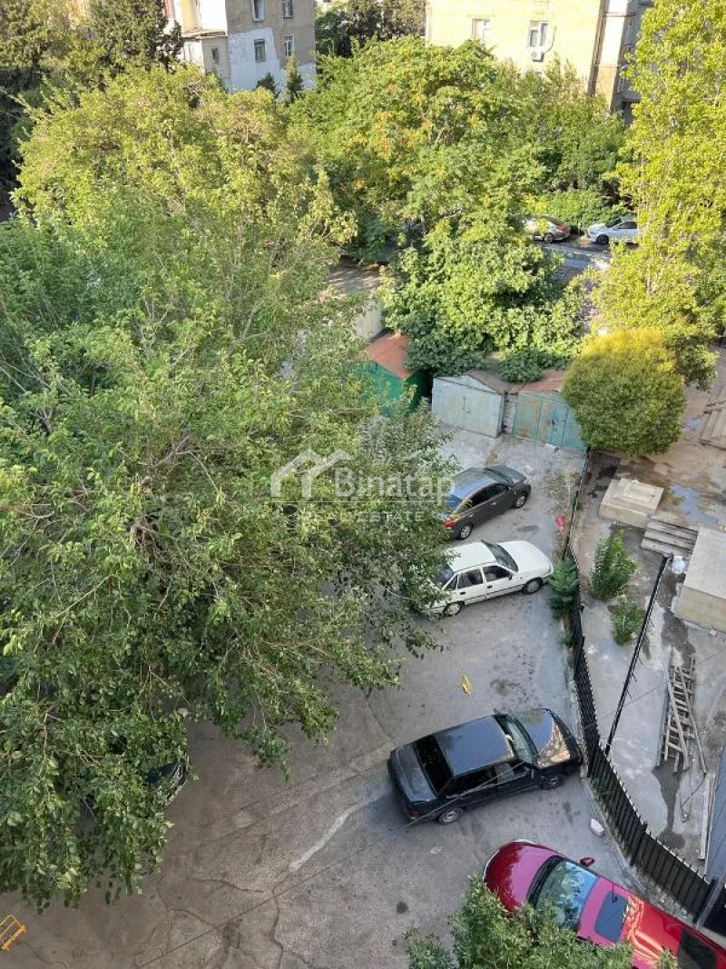 Satılır 2 otaqlı köhnə tikili 65 m², İnşaatçılar m. — şəkil 10