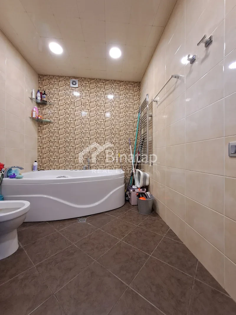 Satılır 3 otaqlı yeni tikili 120 m², 8 Noyabr m. — şəkil 13
