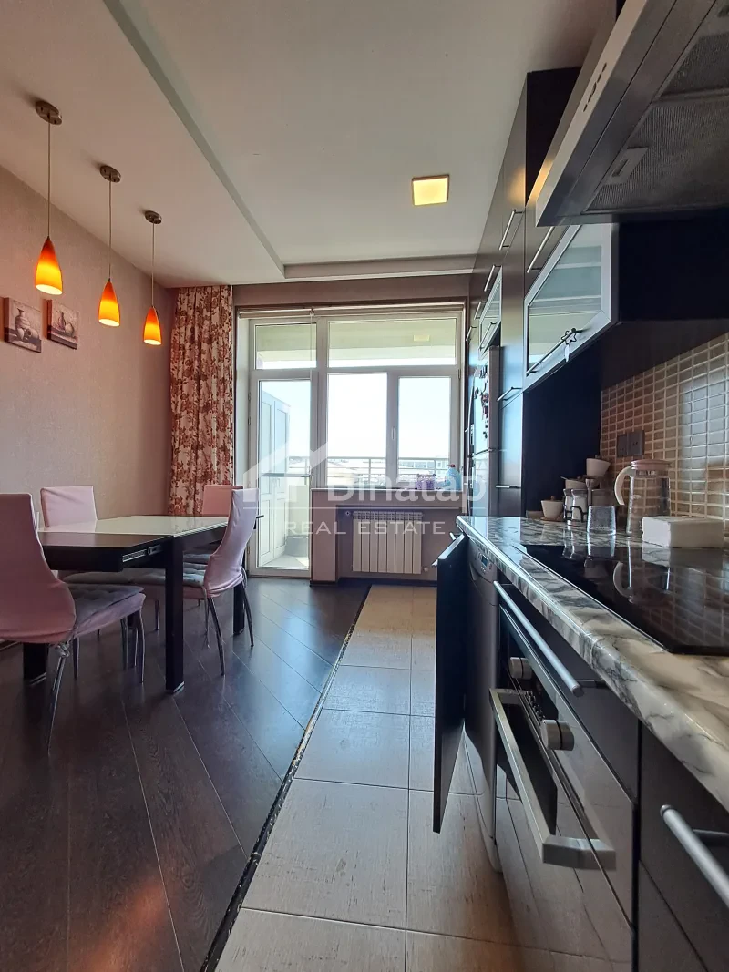 Satılır 3 otaqlı yeni tikili 120 m², 8 Noyabr m. — şəkil 14