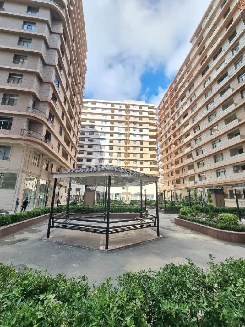 Satılır 5 otaqlı yeni tikili 294 m², 28 May m.