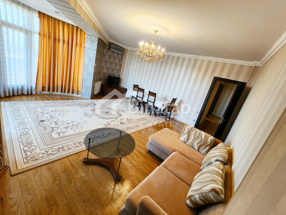 İcarəyə verilir 3 otaqlı yeni tikili 130 m², 28 May m. — şəkil 2