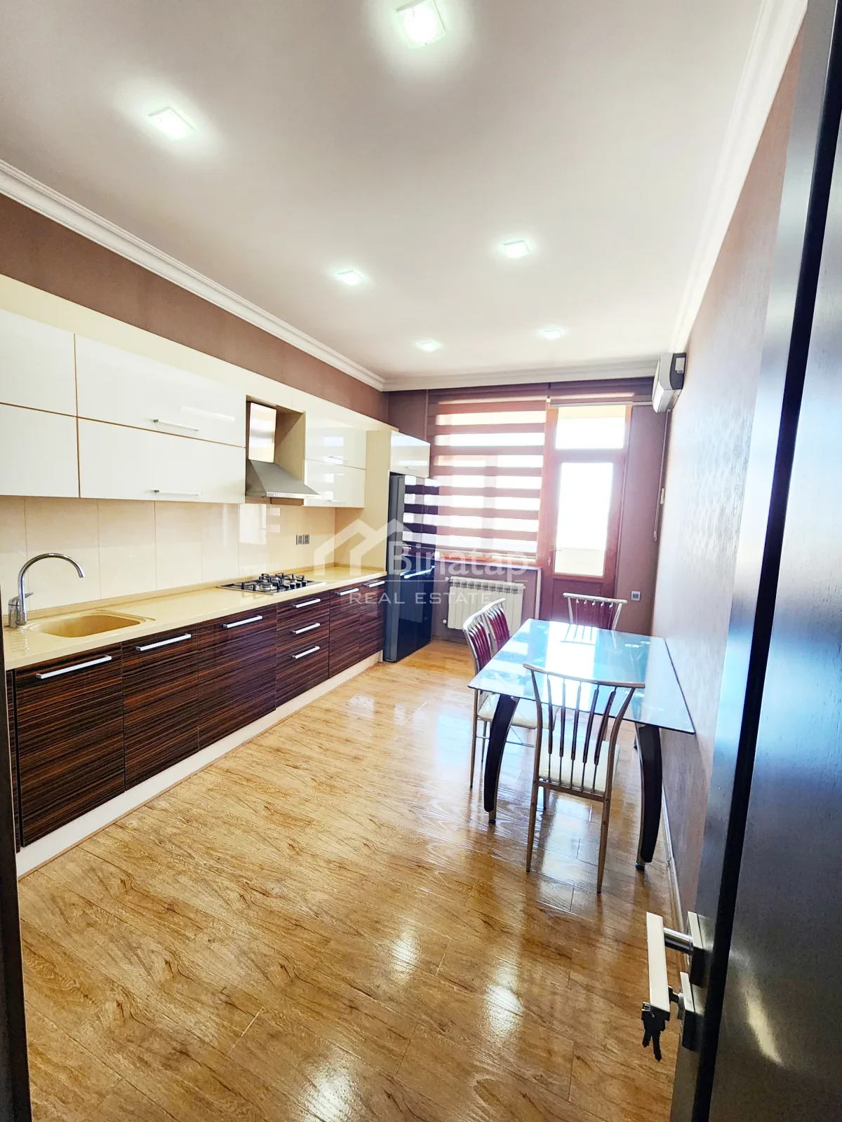 İcarəyə verilir 3 otaqlı yeni tikili 130 m², 28 May m. — şəkil 5