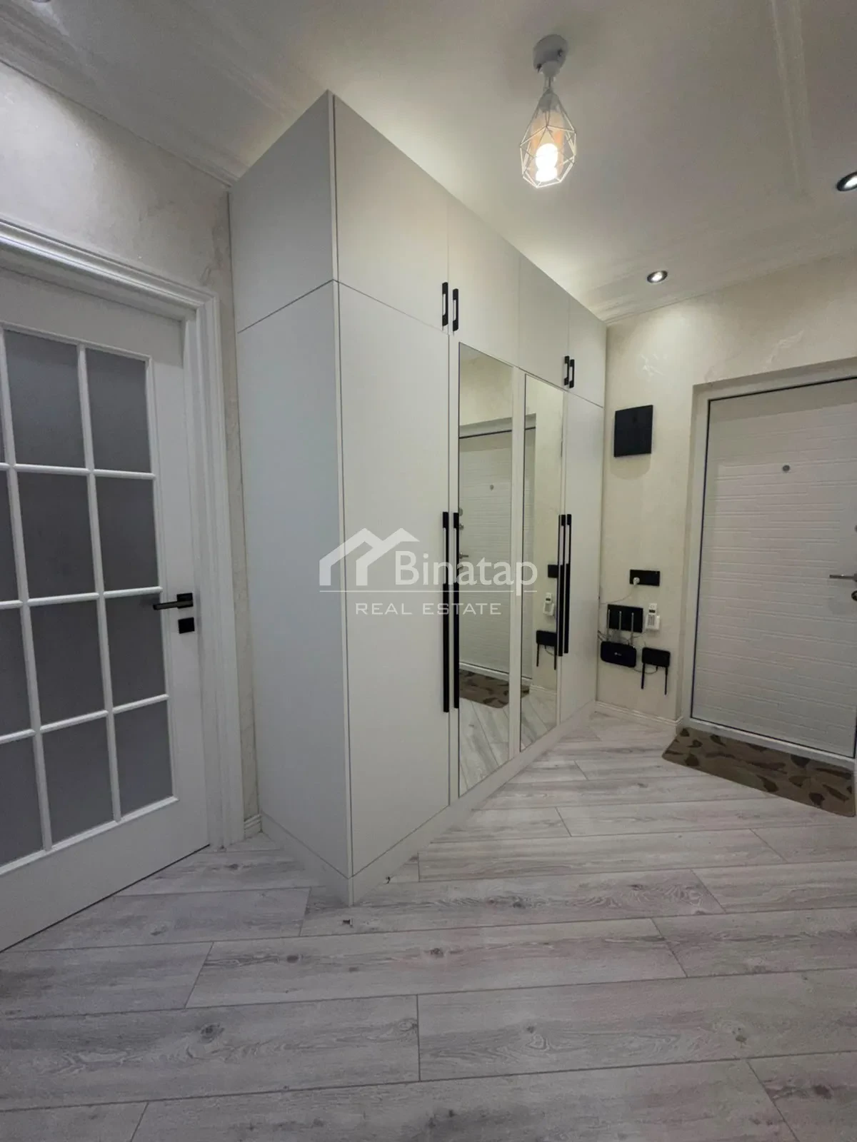 Satılır 3 otaqlı köhnə tikili 100 m², Xalqlar Dostluğu m. — şəkil 5