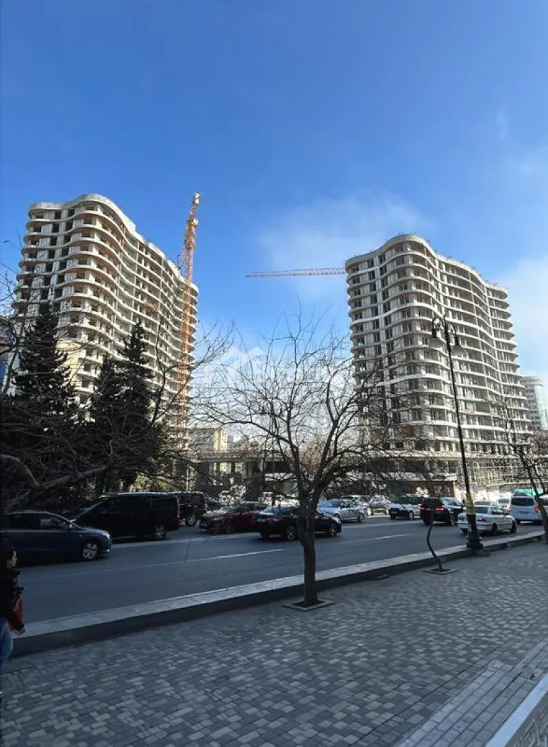 Satılır 5+ otaqlı yeni tikili 272 m², Gənclik m.