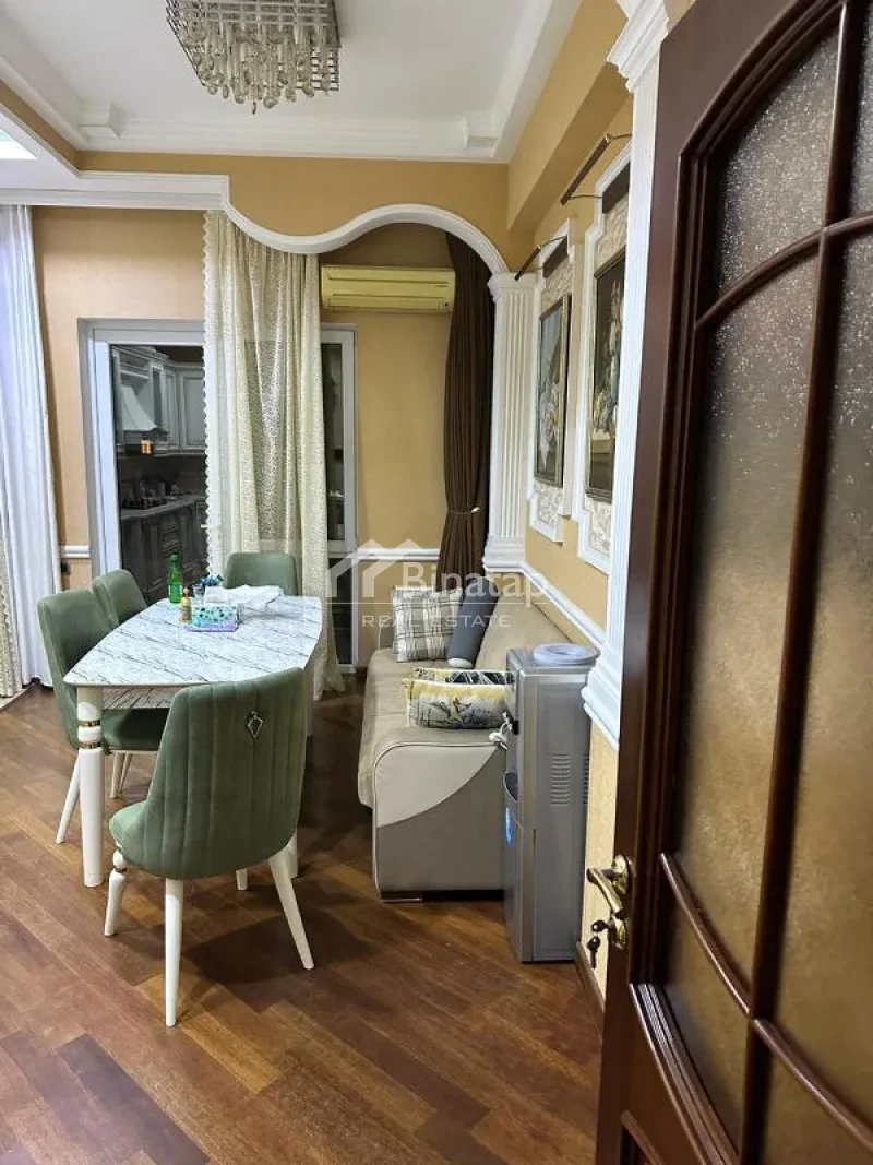 Satılır 5+ otaqlı yeni tikili 250 m², 28 May m. — şəkil 14