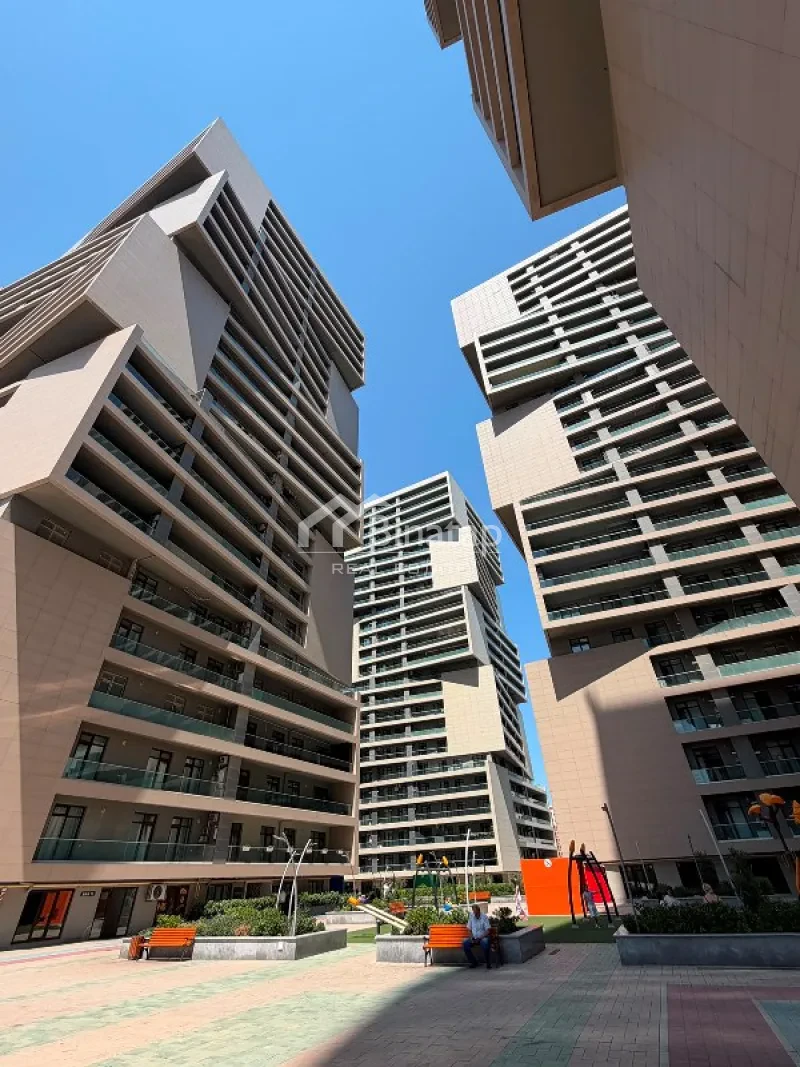 Satılır 4 otaqlı yeni tikili 178 m², 8 Noyabr m.