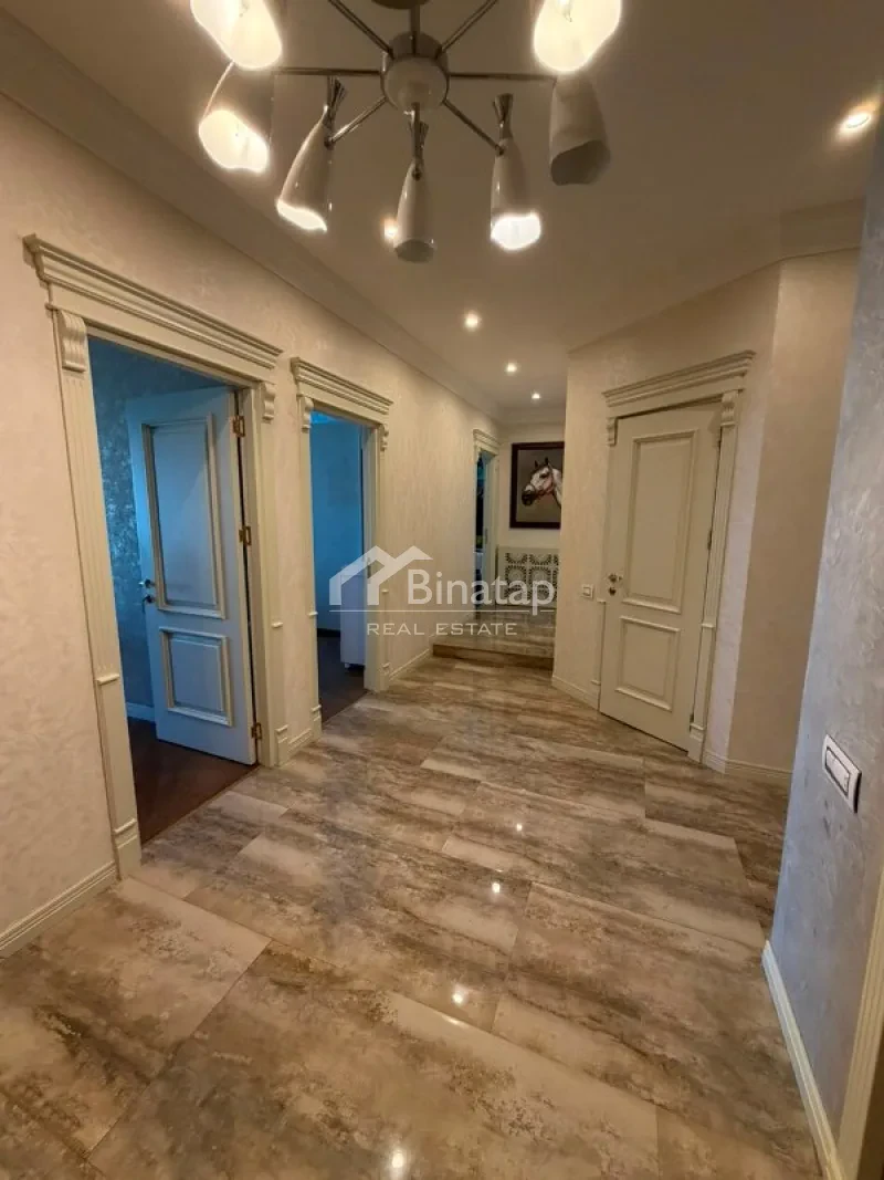 Satılır 5+ otaqlı yeni tikili 250 m², 8 Noyabr m. — şəkil 13