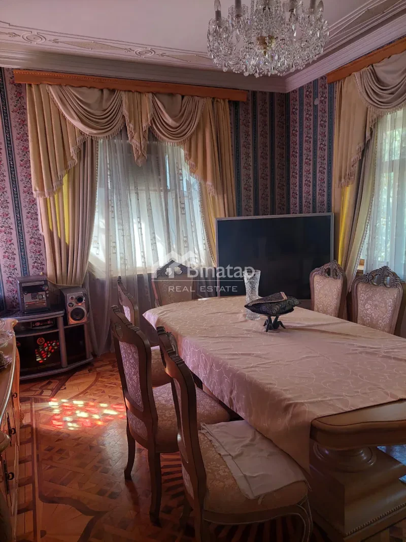 Satılır 5+ otaqlı həyət evi / bağ evi 200 m², Bakıxanov qəs.