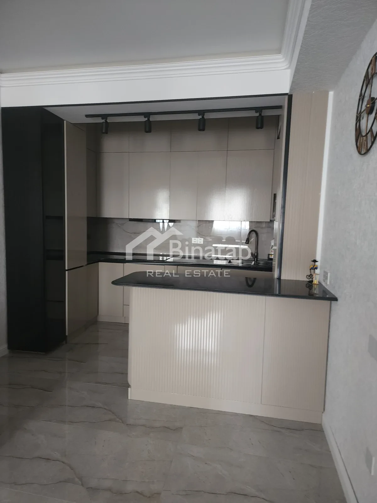 İcarəyə verilir 2 otaqlı yeni tikili 70 m², 28 May m. — şəkil 11
