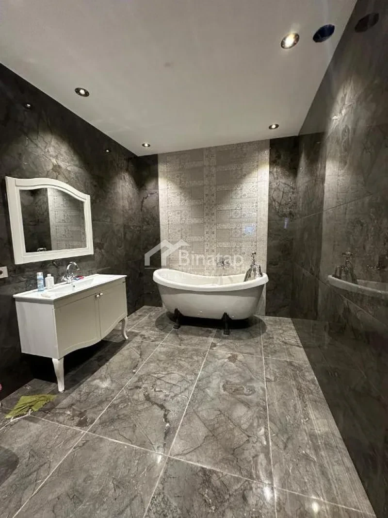Satılır 5+ otaqlı həyət evi / bağ evi 560 m², Badamdar qəs. — şəkil 18