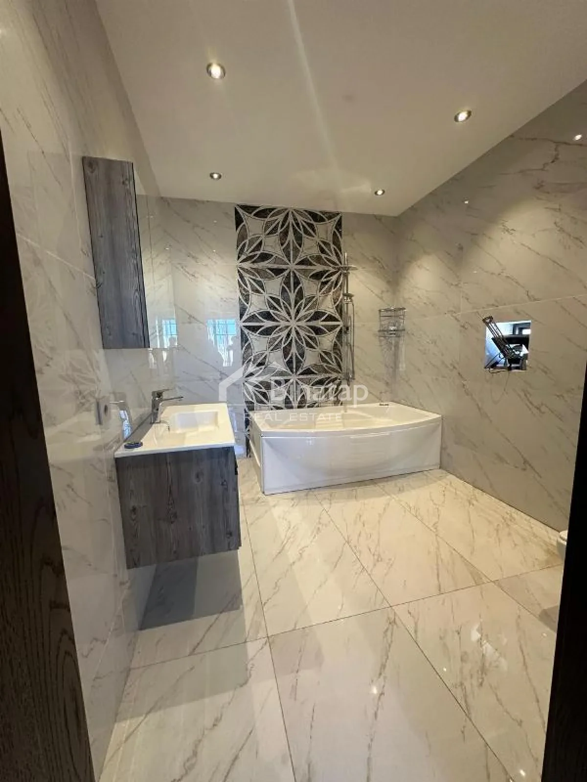 Satılır 5+ otaqlı həyət evi / bağ evi 560 m², Badamdar qəs. — şəkil 19