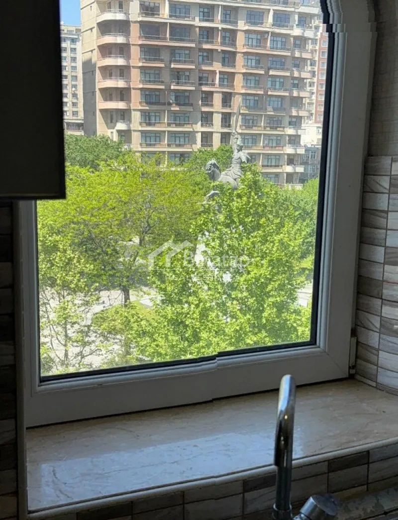 Satılır 3 otaqlı köhnə tikili 85 m², 28 May m. — şəkil 12