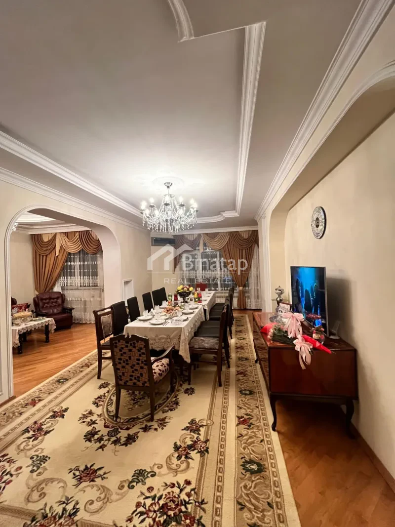Satılır yeni tikili 175 m², 8 Noyabr m.