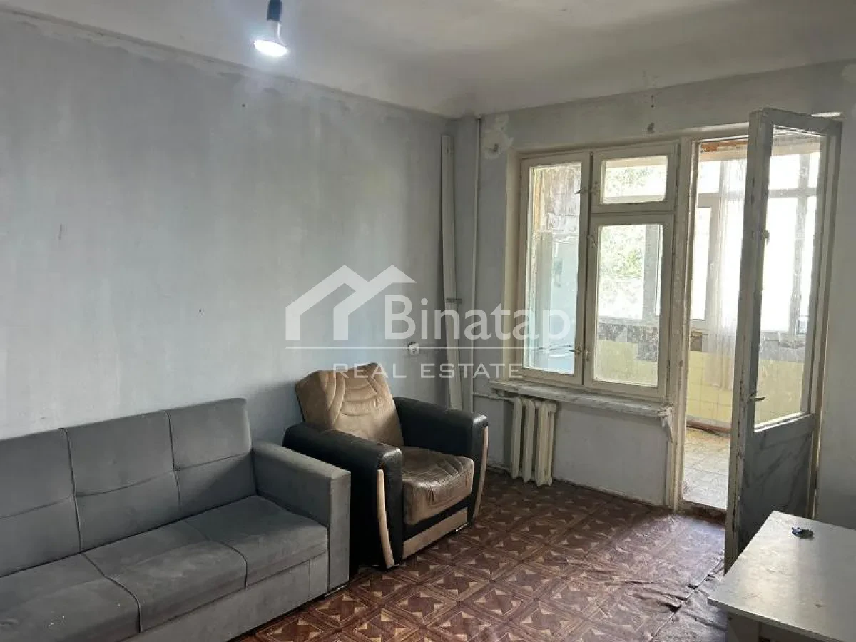 Satılır 2 otaqlı köhnə tikili 49 m², Nizami m. — şəkil 1