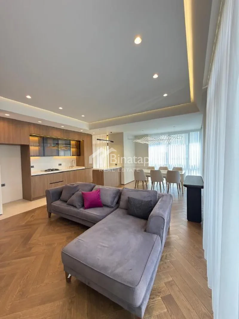 Satılır 3 otaqlı yeni tikili 113 m², 28 May m.
