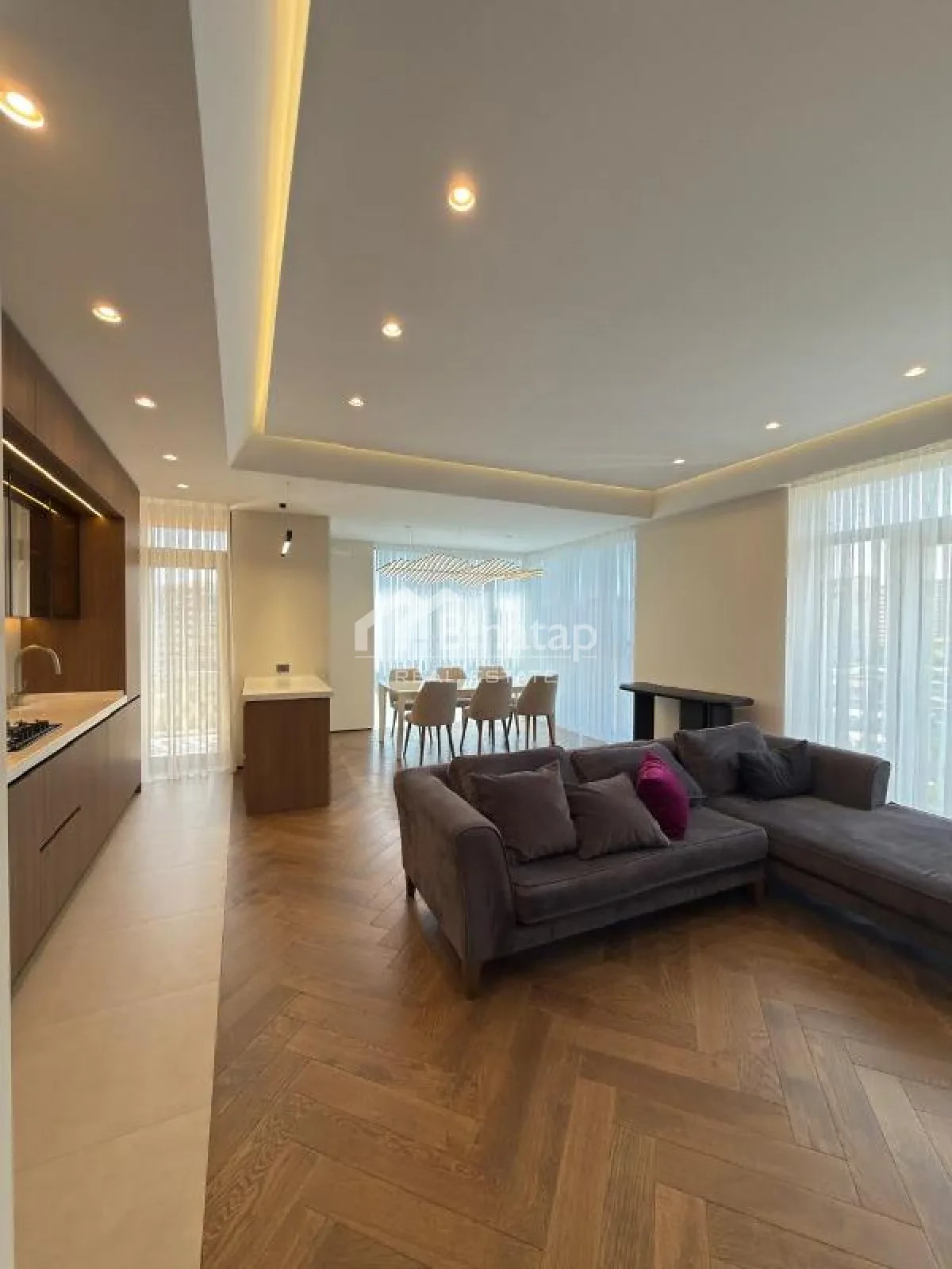 Satılır 3 otaqlı yeni tikili 113 m², 28 May m. — şəkil 2