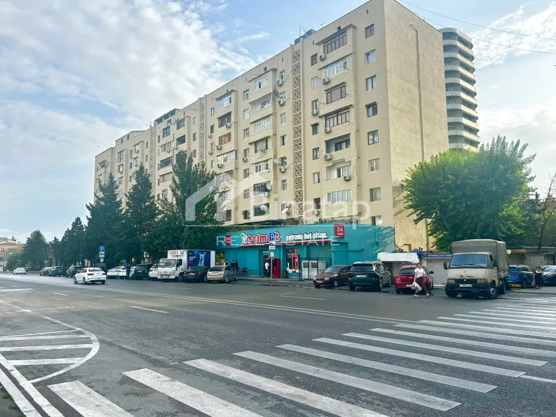 Satılır 4 otaqlı köhnə tikili 120 m², Elmlər Akademiyası m.