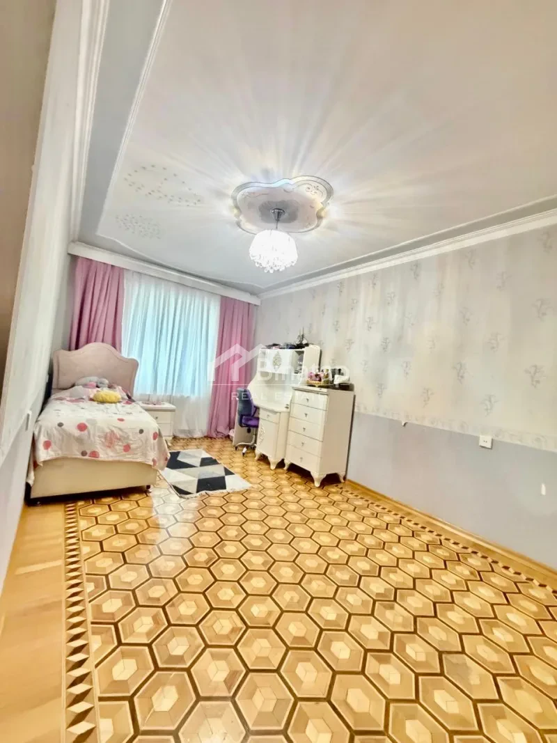 Satılır 4 otaqlı köhnə tikili 120 m², Elmlər Akademiyası m. — şəkil 14