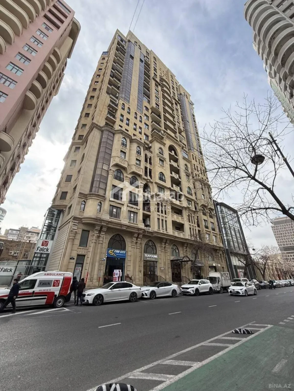 Satılır 4 otaqlı yeni tikili 248 m², Sahil m. — şəkil 1