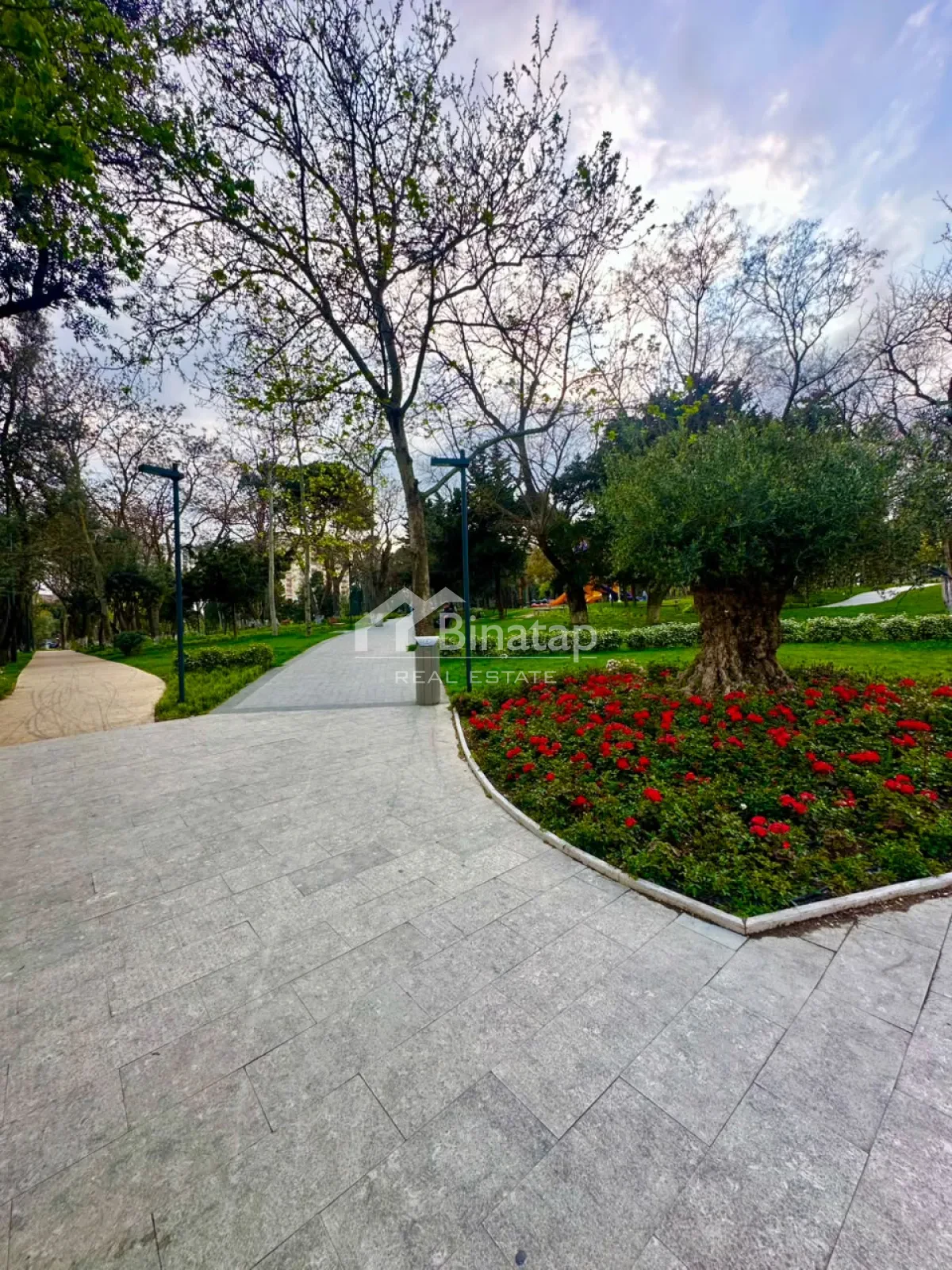 Satılır 3 otaqlı yeni tikili 134.2 m², 28 May m. — şəkil 1