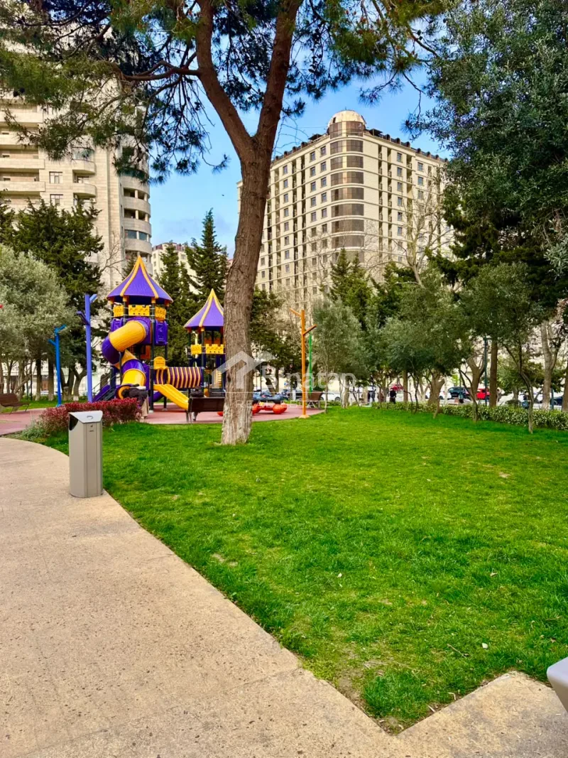 Satılır 3 otaqlı yeni tikili 134.2 m², 28 May m. — şəkil 2
