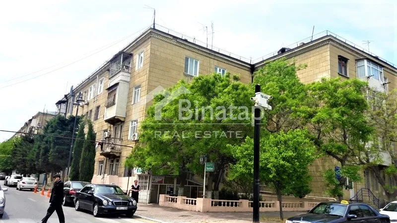 Satılır 2 otaqlı köhnə tikili 50 m², Elmlər Akademiyası m.