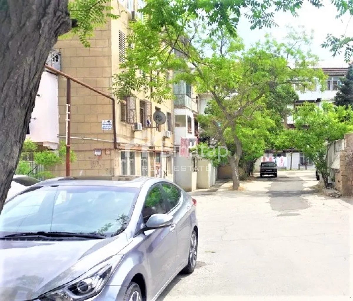 Satılır 2 otaqlı köhnə tikili 50 m², Elmlər Akademiyası m. — şəkil 13
