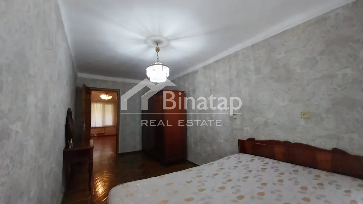 Satılır 3 otaqlı köhnə tikili 75 m², Elmlər Akademiyası m. — şəkil 1