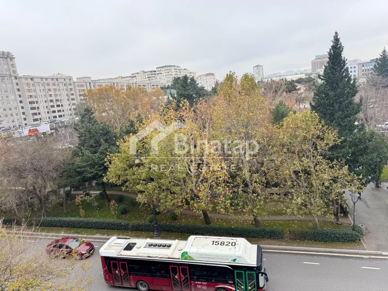 Satılır 2 otaqlı köhnə tikili 75 m², Gənclik m. — şəkil 13